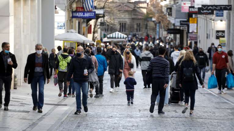 Πόσο θα αυξηθούν οι μισθοί και οι συντάξεις το 2026: Πίνακες με παραδείγματα ανά επάγγελμα και αποδοχές
