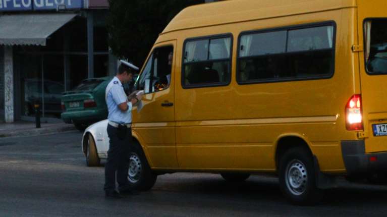 Πρώτο κουδούνι: Έλεγχοι της ΕΛ.ΑΣ. σε σχολικά λεωφορεία σε όλη την Ελλάδα - Πάνω από 200 παραβάσεις