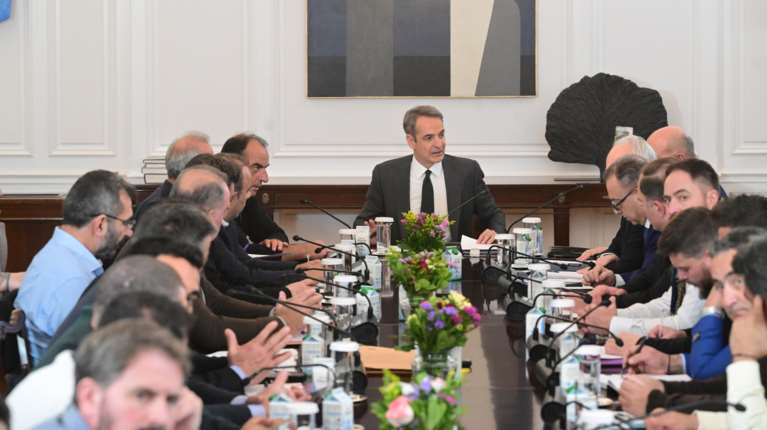 Συνάντηση Μητσοτάκη - αγροτών: Συνεχίζουμε τις κινητοποιήσεις, λένε οι "σκληροί" των μπλόκων