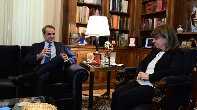 Οι &quot;υποψήφιοι&quot; για την Προεδρία της Δημοκρατίας: Οι τραπεζίτες, η ιστορικός, η πρώην Επίτροπος και η... έκπληξη