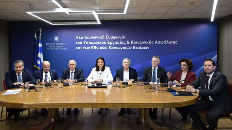 Πώς επανέρχονται οι συλλογικές συμβάσεις: &quot;Τέλος στους μνημονιακούς περιορισμούς - Ανοίγει ο δρόμος για αυξήσεις μισθών&quot;