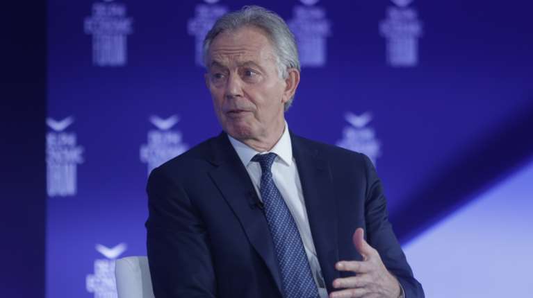 Deutsche Welle για Τόνι Μπλερ: Το &quot;κανίς του Μπους&quot; ως αμφιλεγόμενος ειρηνοποιός στη Γάζα