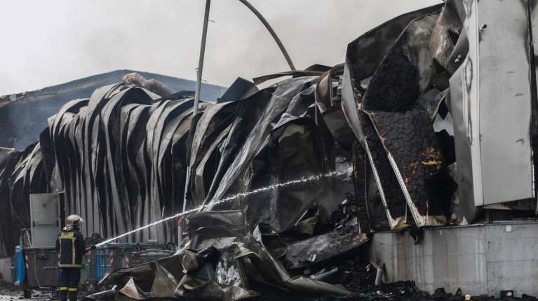 Βιολάντα: "Ζω επειδή αρρώστησε ο γιος μου" - Συγκλονίζει εργαζόμενη που σώθηκε από τύχη από τη φονική έκρηξη