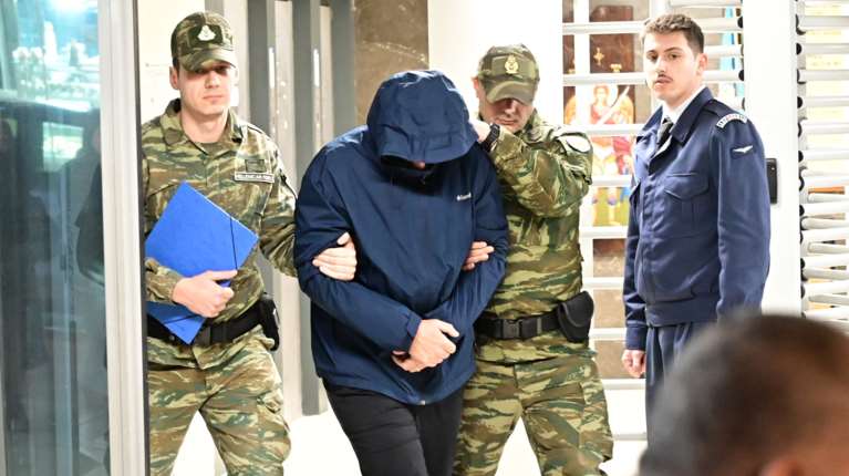 Από το LinkedIn στο κελί: Πώς ο "Στίβεν" παγίδευσε τον 54χρονο σμήναρχο - Τα χρήματα και οι απειλές