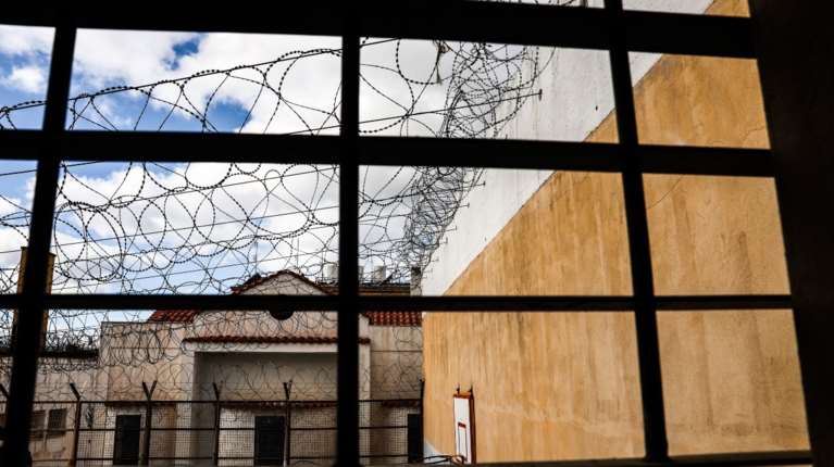 Φυλακές Μαλανδρίνου: Βαρυποινίτης για φόνο και βιασμό πήρε άδεια και δεν επέστρεψε
