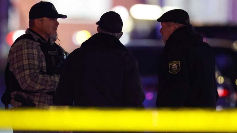 Μακελειό στην Καλιφόρνια: 4 νεκροί και 10 τραυματίες από πυροβολισμούς σε παιδικό πάρτυ γενεθλίων