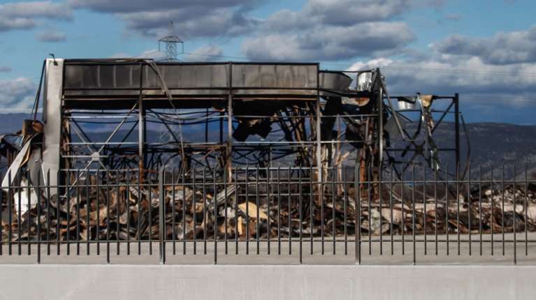 Έκρηξη στη "Βιολάντα": "Αυτό το σχέδιο μου έδωσαν, αυτό εκτέλεσα" – Μπαλάκι οι ευθύνες για το αυθαίρετο υπόγειο