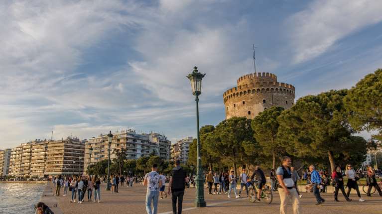 Θεσσαλονίκη: Ετσι θα γίνει η Νέα Παραλία - Σαν ξύλινο κατάστρωμα, από τον Λευκό Πύργο ως το Λιμάνι [εικόνα]