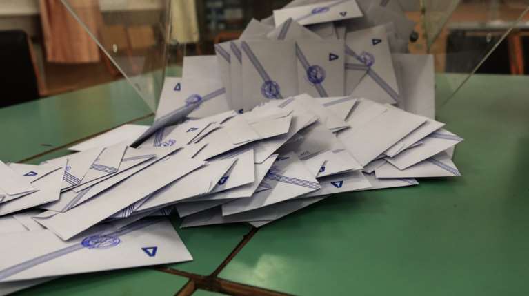 Δημοσκόπηση Palmos Analysis: Το &quot;κόμμα Καρυστιανού&quot; νικάει τον Τσίπρα - Δυσαρέσκεια για ακρίβεια και μισθούς