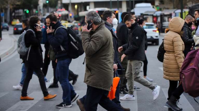 Σαρώνει ο RSV στη χώρα: Απειλεί μικρά παιδιά και μεγάλες ηλικίες - Πώς θα προστατευτούν οι ομάδες υψηλού κινδύνου