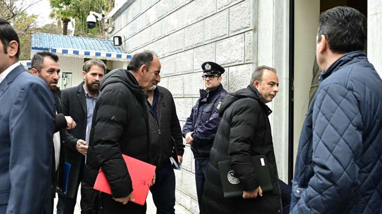 Σε εξέλιξη η συνάντηση Μητσοτάκη με τους αγρότες - Εξω από το Μαξίμου ο Ανεστίδης [εικόνες - βίντεο]