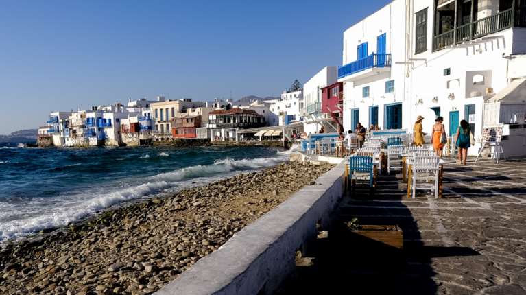 Τσάντες &quot;Prada, Gucci και Louis Vuitton&quot; με... 100 ευρώ - Σπείρα Σενεγαλέζων έκανε χρυσές δουλειές σε παραλίες της Μυκόνου