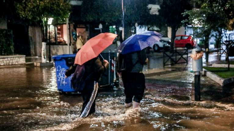Πρόγνωση Μαρουσάκη: Πού θα χτυπήσει η κακοκαιρία τις επόμενες ώρες - Νέος γύρος καταιγίδων στην Αττική