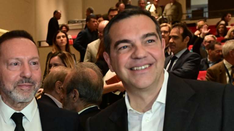 Συνεργάτες Στουρνάρα για Τσίπρα: "Ηθελαν να βάλουν χέρι στα αποθεματικά των ασφαλιστικών ταμείων"