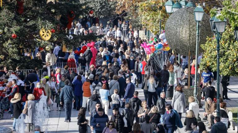 Χριστουγεννιάτικος μποναμάς στους δημοσίους υπαλλήλους - Αυξήσεις σε δύο δόσεις [παραδείγματα]