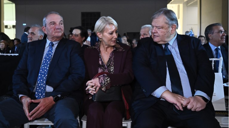 Καραμανλής με Βενιζέλο μαζί σε εκδήλωση