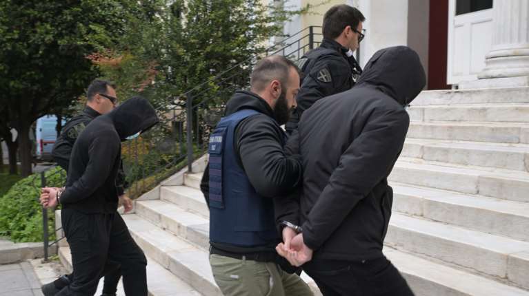 Χαλκίδα: Προσωρινά κρατούμενοι οι τρεις φίλοι του Μάριου - Ελεύθερος αφέθηκε ο &quot;καθαριστής&quot; του σημείου της δολοφονίας