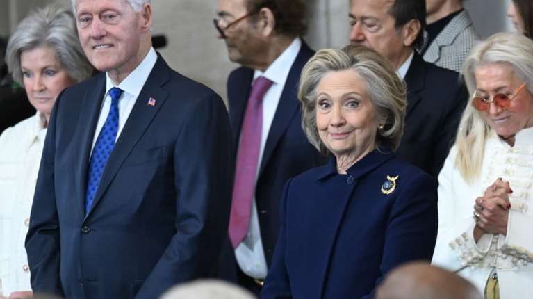 Χίλαρι Κλίντον: Η αντίδρασή της όταν ο Τραμπ είπε ότι θα αλλάξει το όνομα του Κόλπου του Μεξικού [βίντεο]