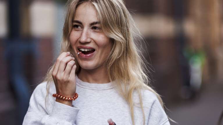 Ζουμερό Φιλί: 6 μοναδικά προϊόντα για τα πιο juicy χείλη