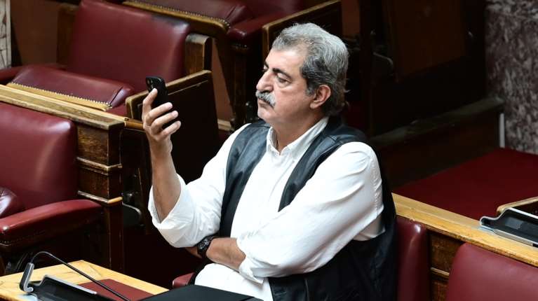 Πολάκης: ΣΥΡΙΖΑ και ΚΚΕ να αγοράσουν μαζί τις φωτογραφίες από την εκτέλεση των 200 ηρώων κομμουνιστών