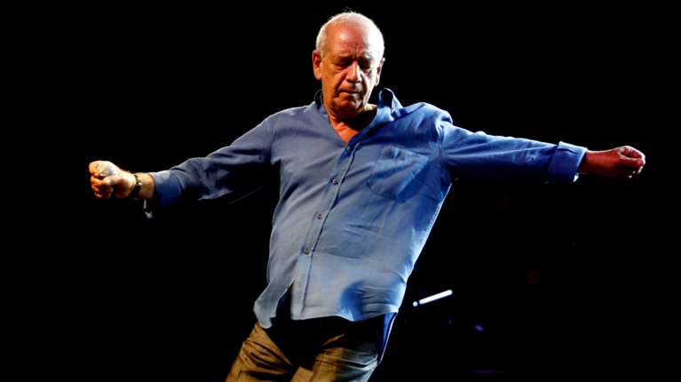 Στην υγειά του Δημήτρη – Ο &quot;ανεπιθύμητος&quot; Μητροπάνος συνάντησε τον πατέρα του στα 29 - Ο κομμουνισμός, οι αποβολές και ο Ζαμπέτας