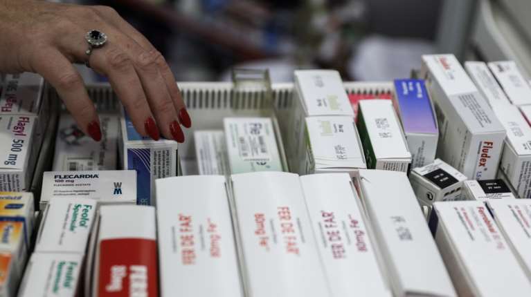 Καταγγελία στην Κρήτη: Φαρμακοποιός έδωσε σε μωρό σιρόπι που είχε λήξει εδώ και 4 χρόνια