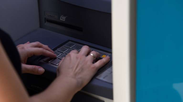 Παρέμβαση της Επιθεώρησης Εργασίας για να πάρουν Δώρο Χριστουγέννων 1.968 εργαζόμενοι