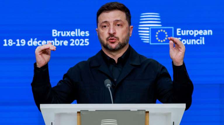 Αγωνιώδης έκκληση Ζελένσκι από τις Βρυξέλλες: Χρειαζόμαστε λύση φέτος