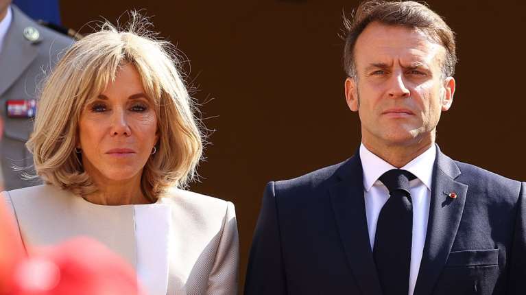 Μπριζίτ Μακρόν: Ένοχοι και οι 10 κατηγορούμενοι για τα fake news ότι είναι άνδρας - Ρωτούσαν για το φύλο της ακόμα και τα εγγόνια