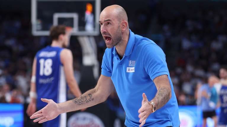 Συγκίνησε ο Βασίλης Σπανούλης: Αφιερώνουμε το μετάλλιο σε όλους τους Έλληνες, στην Ελλάδα και την ξενιτιά