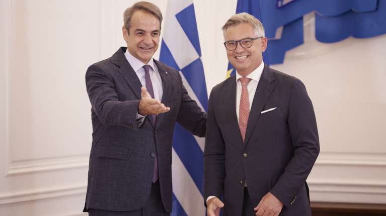 Μητσοτάκης σε Ευρωπαίο Επίτροπο Μετανάστευσης: Υπάρχει σημαντική πίεση από τη Λιβύη στη νότια Κρήτη