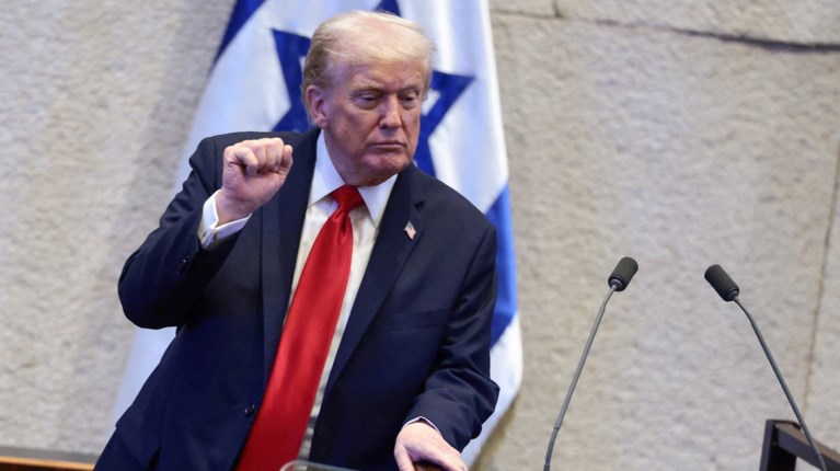 ΝΤΟΝΑΛΝΤ ΤΡΑΜΠ ΚΝΕΣΕΤ