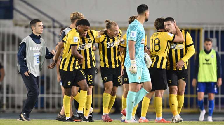 Κηφισιά – ΑΕΚ 2-3: Aνατροπή και κορυφή για την Ένωση των δέκα παικτών