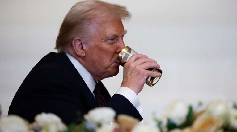 Τραμπ: Πόσο καλά στην υγεία του είναι ο Αμερικανός πρόεδρος - Γιατί έκανε μαγνητική τομογραφία