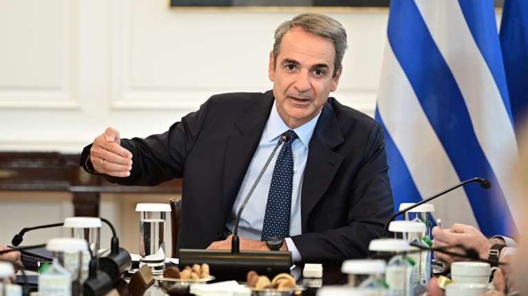 Με κορονοϊό ο Μητσοτάκης: Μέσω τηλεδιάσκεψης στο υπουργικό - Θα πάει στο υπουργείο Αμυνας το απόγευμα