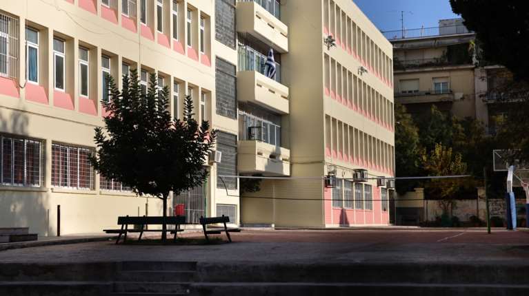 Κυψέλη: "Την έλεγαν πρεζάκι και βρομιάρα" - Τι λέει η αδερφή της 16χρονης που μαχαίρωσε συμμαθήτριά της