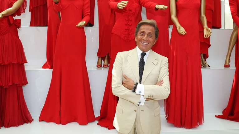 Πέθανε ο διάσημος Ιταλός σχεδιαστής Βαλεντίνο, ο τελευταίος "αυτοκράτορας" της μόδας - Σε ηλικία 93 ετών