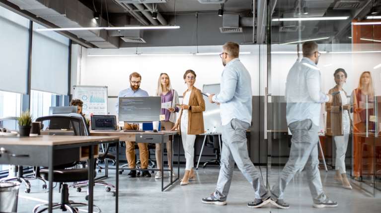 Ποιοι κερδίζουν έως και τρεις μισθούς με τα μέτρα της ΔΕΘ: Αυξήσεις ακόμη και πάνω από 20% στον καθαρό μισθό