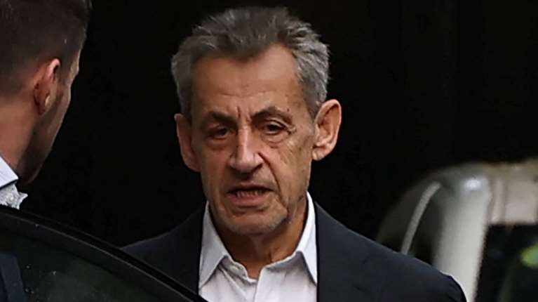 Βγαίνει από τη φυλακή ο  Σαρκοζί μετά από μόλις 20 μέρες: Η δικαστική επιτήρηση και ο απίστευτος όρος