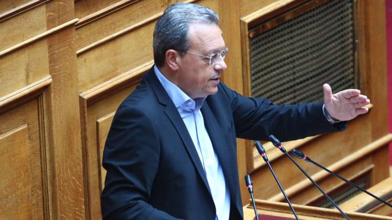 Φάμελλος για ενεργειακά: Τυφλή στήριξη των συμφερόντων Τραμπ - Κυβέρνηση του καρτέλ των ορυκτών καυσίμων