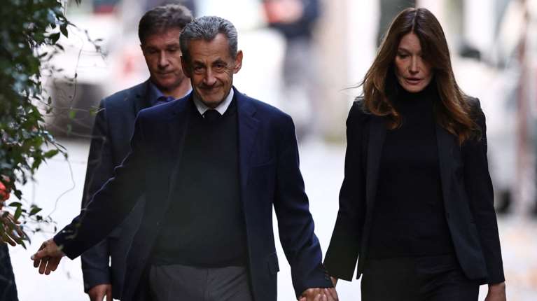 Η πρώτη αντίδραση Σαρκοζί μετά την αποφυλάκιση: &quot;Ο νόμος έχει εφαρμοστεί, η αλήθεια θα επικρατήσει&quot;