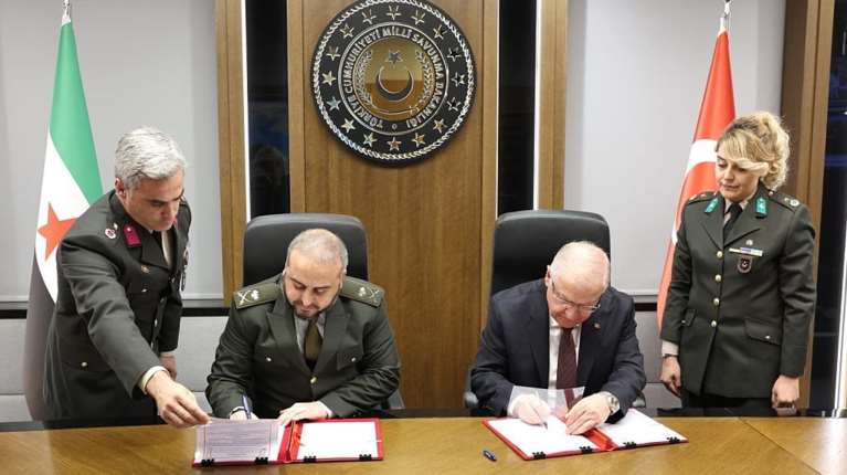 Τουρκία και Συρία υπέγραψαν μνημόνιο στρατιωτικής συνεργασίας