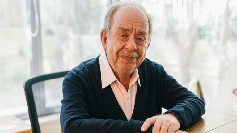 Ηλίας Μαμαλάκης: Για τέταρτη φορά παππούς – Η τρυφερή ανάρτηση αγκαλιά με την εγγονούλα του