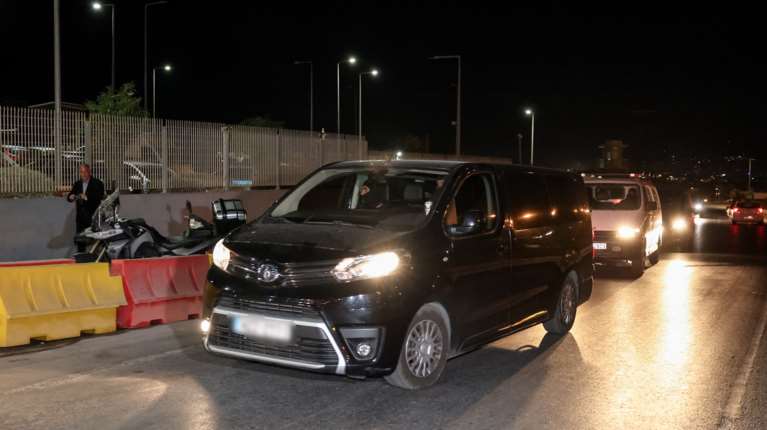 Βορίζια: Η στιγμή που τα τρία αδέρφια φτάνουν στο Αστυνομικό Μέγαρο Ηρακλείου - Κρύβονταν σε ξενοδοχείο και φιλικό σπίτι [βίντεο]