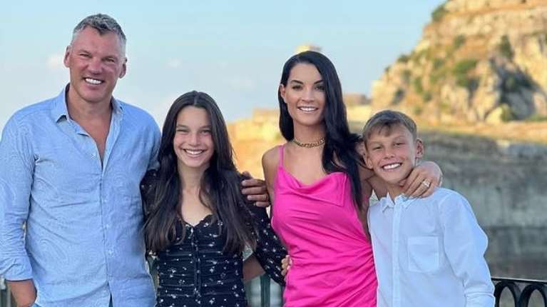 Αννα Δούκα: Η καλλονή σύζυγος του Σαρούνας Γιασικεβίτσιους - Ο παραμυθένιος γάμος, τα δύο παιδιά και τα... δάκρυα