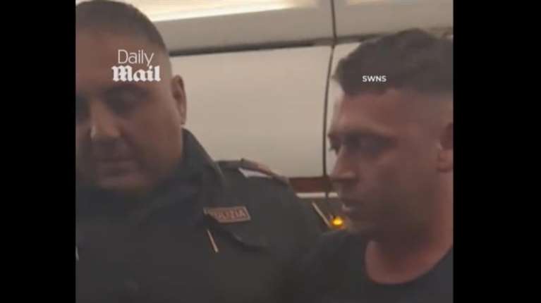 Πανικός σε πτήση της EasyJet για Κέρκυρα: Επιβάτης σε αμόκ ανάγκασε τον πιλότο να προσγειωθεί στο Μιλάνο