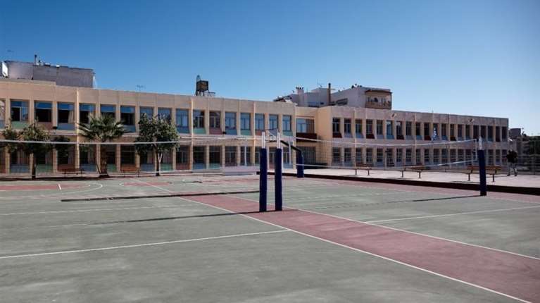 Καταγγελίες στη Χίο για μαθηματικό που αυνανιζόταν μπροστά σε τρεις συναδέλφους του