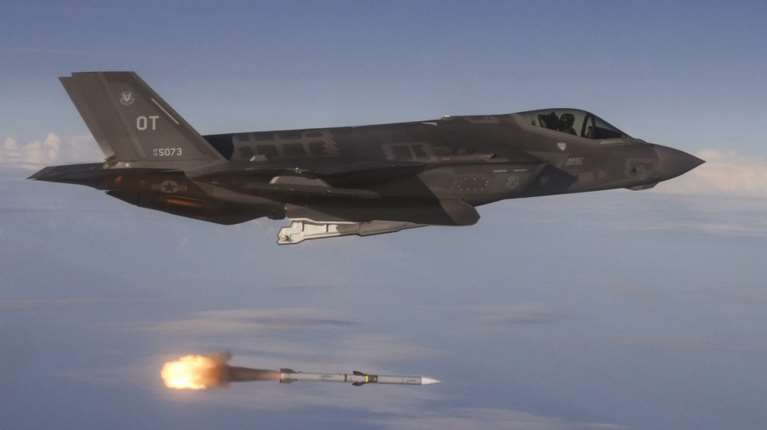 Politico: Πώς απαντά το ΝΑΤΟ στις παραβιάσεις του εναέριου χώρου του – Γιατί δεν κατέρριψε τα ρωσικά αεροπλάνα