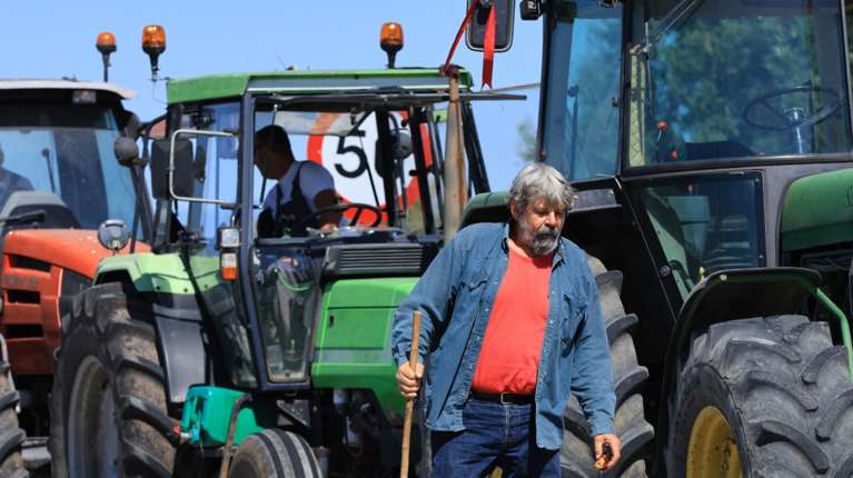 Καθυστερούν οι πληρωμές των αγροτών λόγω σκανδάλου ΟΠΕΚΕΠΕ - Βολές στην κυβέρνηση και για το 13ωρο