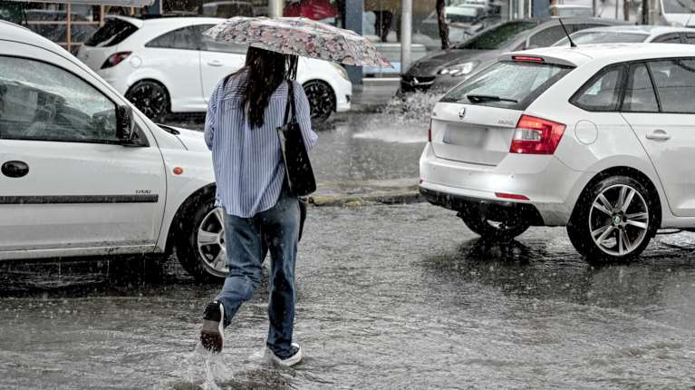 Η ΕΜΥ επικαιροποίησε το έκτακτο δελτίο: Iσχυρές καταιγίδες και χαλάζι σε 5 περιοχές - Και στην Αττική ως το απόγευμα
